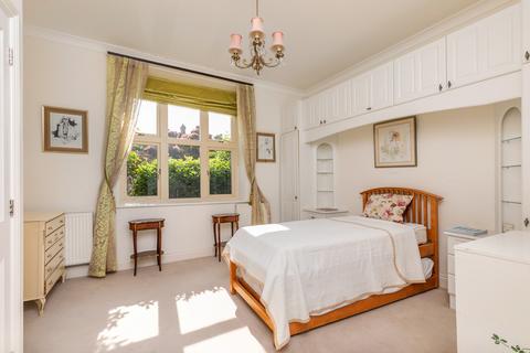 12 Milesdown Place, Winchester, SO23 0AG