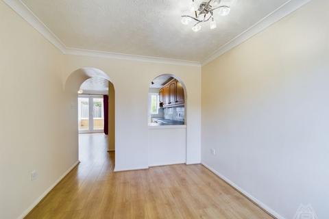 40 Elmdon Road, South Ockendon, RM15 5BF