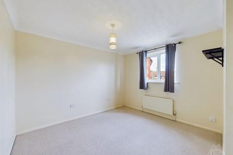 40 Elmdon Road, South Ockendon, RM15 5BF