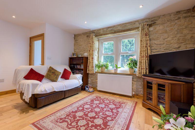 Bath Road, Bradford on Avon BA15 4 bed terraced house £500,000