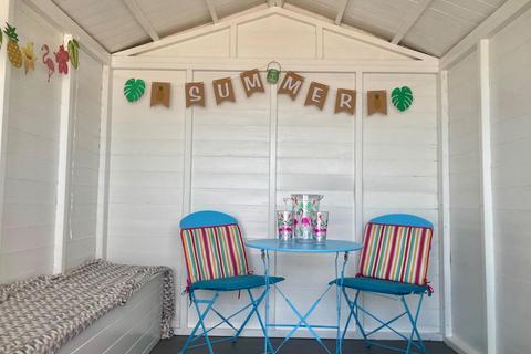 Chalet for sale, Walton on the Naze CO14