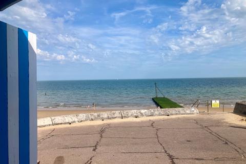 Chalet for sale, Walton on the Naze CO14