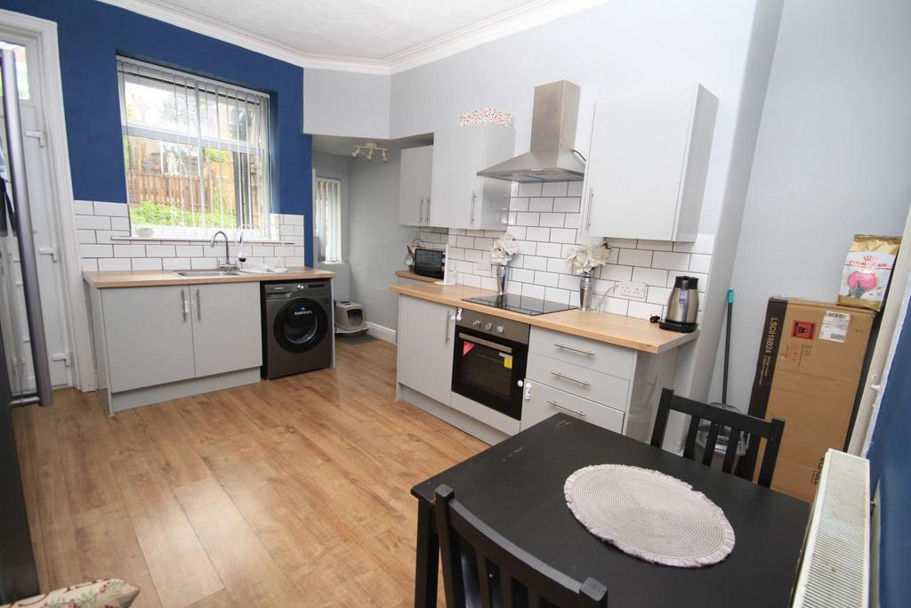 Springwood Terrace, Kings Road, Bradford 3 bed terraced house £129,950
