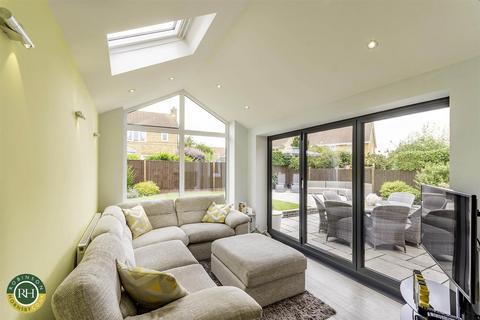 7 Kingfisher Road, Adwick Le Street, Doncaster, DN6 7UT