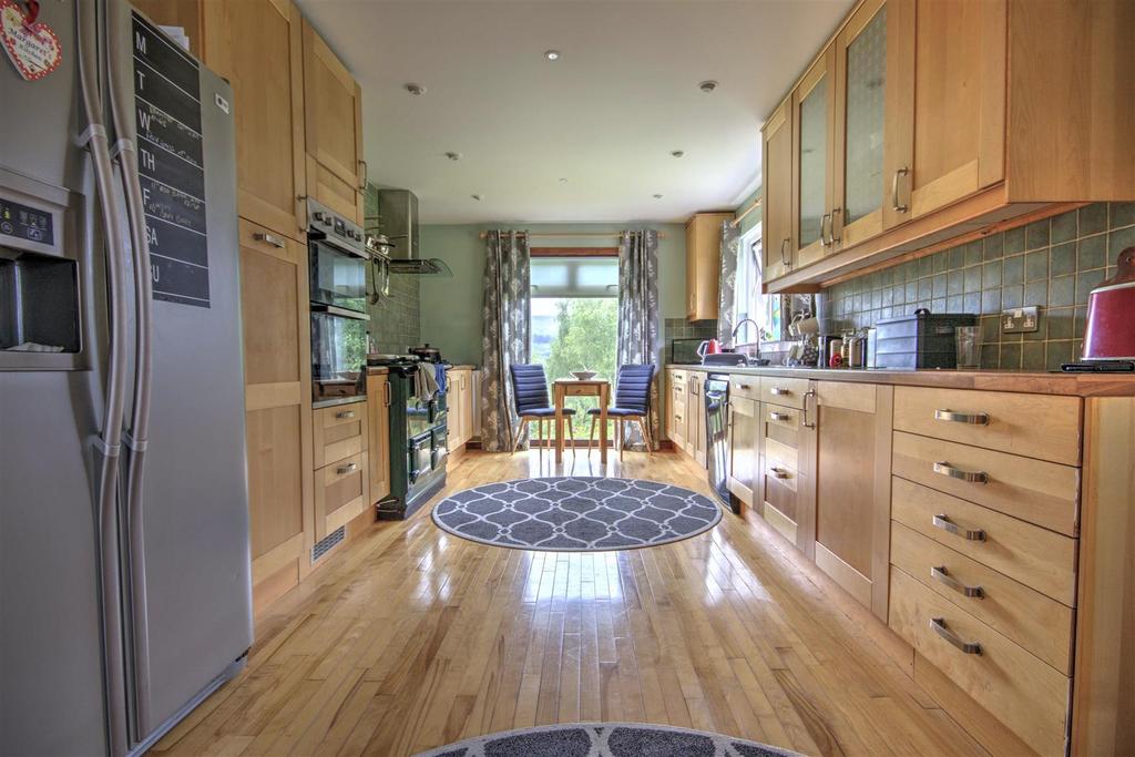 Kitchen dining room