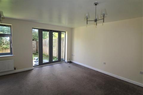 3 bedroom terraced house to rent - Nazareth Road, Lenton, NG7 2TP