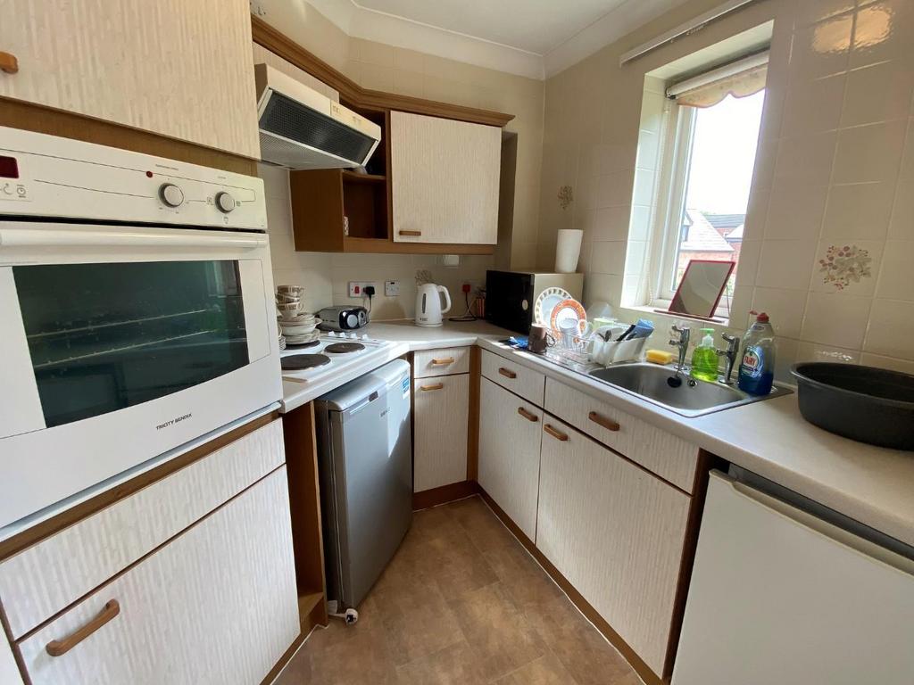 Kitchen 1.jpg