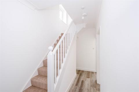 4 Woodberry Way, London, E4 7DX