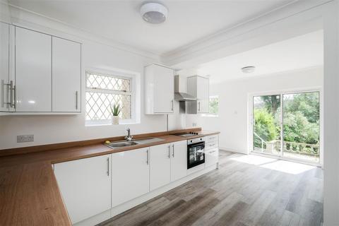 4 Woodberry Way, London, E4 7DX