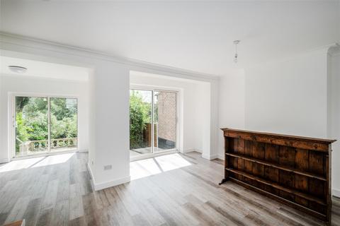4 Woodberry Way, London, E4 7DX