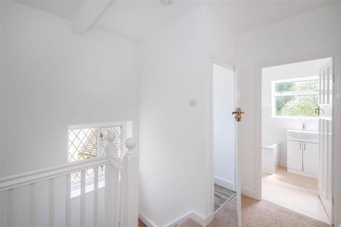 4 Woodberry Way, London, E4 7DX