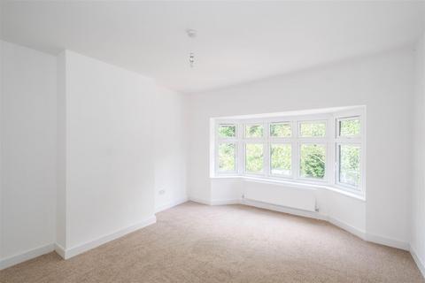 4 Woodberry Way, London, E4 7DX