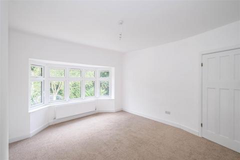 4 Woodberry Way, London, E4 7DX