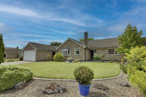 3 bedroom detached bungalow for sale, St James Road, Melton