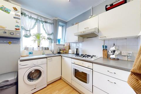 2 bedroom property for sale, Clifford Court, London