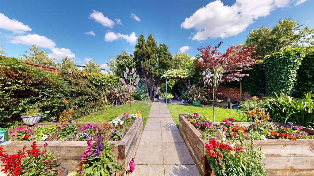 Byron Road, Wealdstone, Harrow 4 bed house for sale £900,000