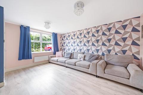 5 Great North Close, Wetherby, LS22 7AF