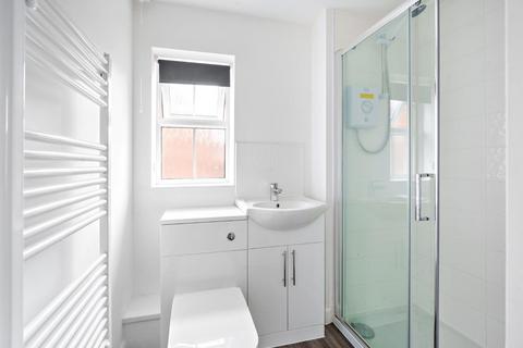 5 Great North Close, Wetherby, LS22 7AF