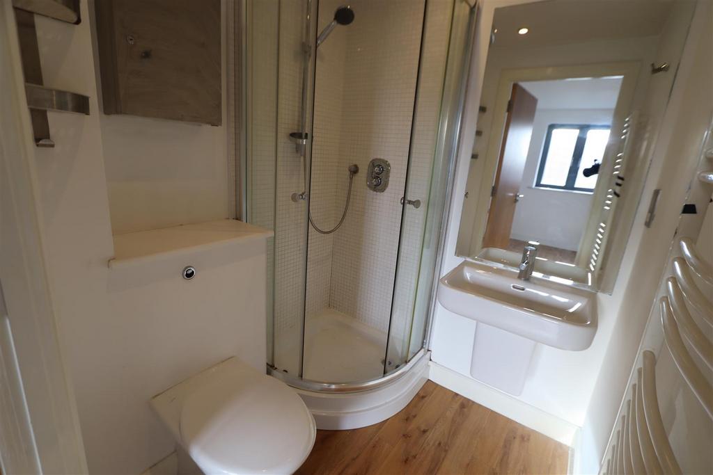 Ensuite.JPG