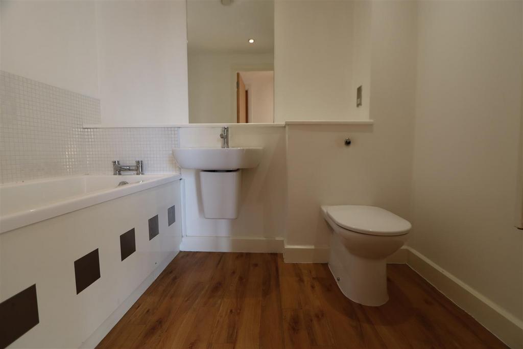 Bathroom.JPG