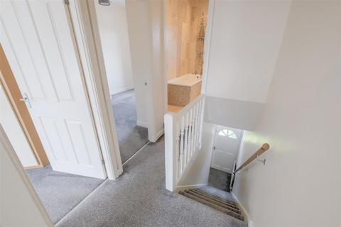 33 Adelphi Road, Huddersfield, HD3 4BB