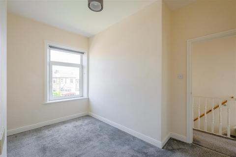 33 Adelphi Road, Huddersfield, HD3 4BB