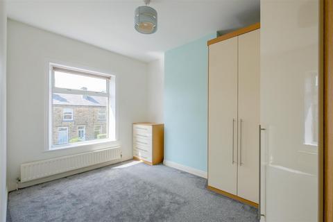 33 Adelphi Road, Huddersfield, HD3 4BB