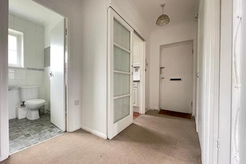 35, Marian Court Robin Hood Lane, Sutton, SM1 2SB