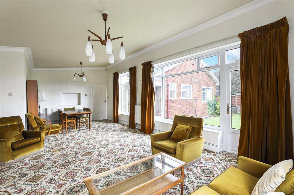 Broomhall Avenue, Wakefield, West Yorkshire, WF1 3 bed bungalow for sale £395,000