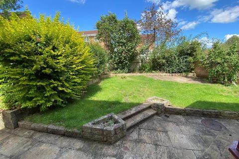 3 bedroom detached house to rent, Beechfields Way, Newport