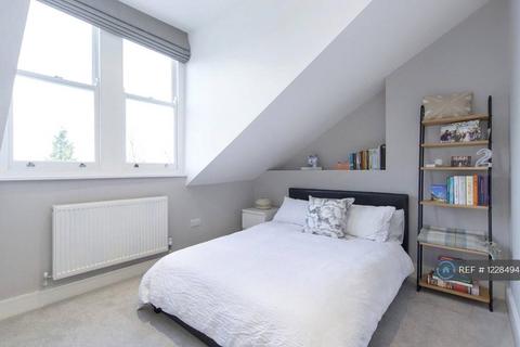 2 bedroom apartment to rent, Brondesbury Road, London, NW6