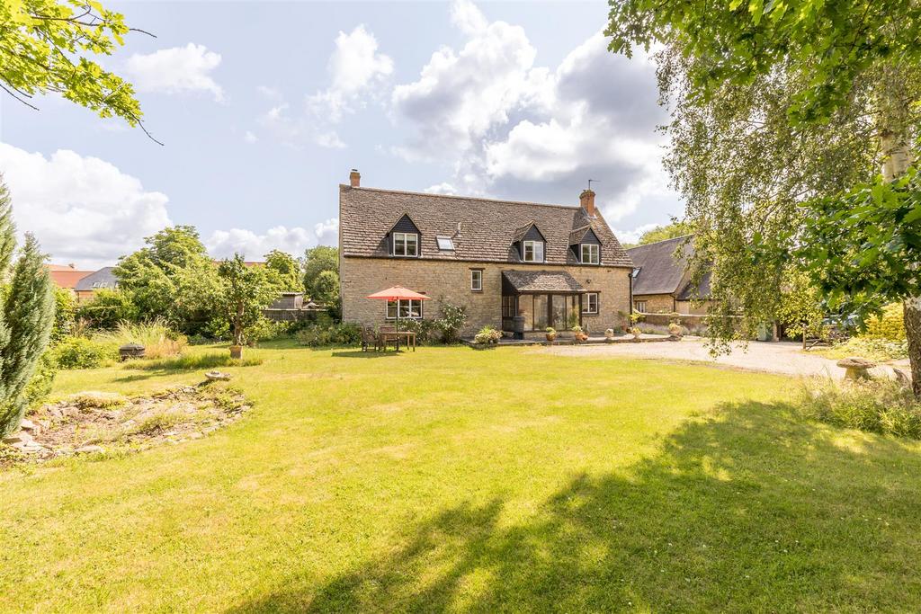 North Lane, WestonOnTheGreen 4 bed detached house for sale £1,000,000
