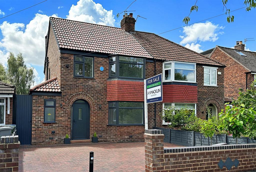 Woodhouse Lane East, Timperley 4 bed semidetached house for sale £