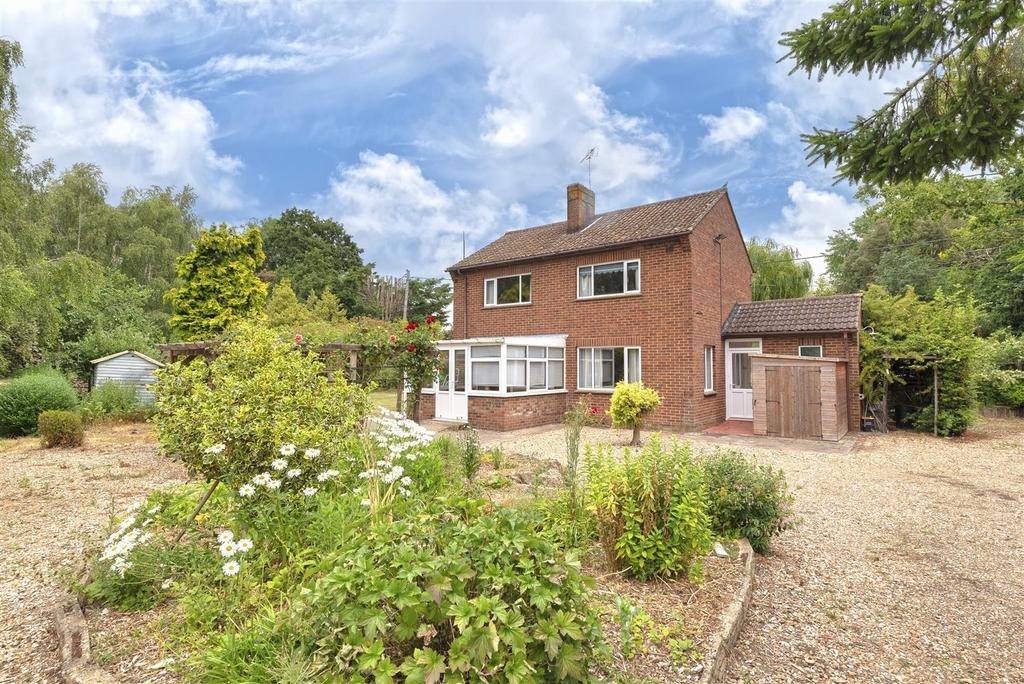 Lucks Lane, Paddock Wood, Tonbridge 3 bed detached house for sale £