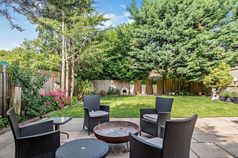 17 Dore Gardens, Morden, SM4 6QD