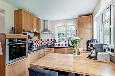 17 Dore Gardens, Morden, SM4 6QD