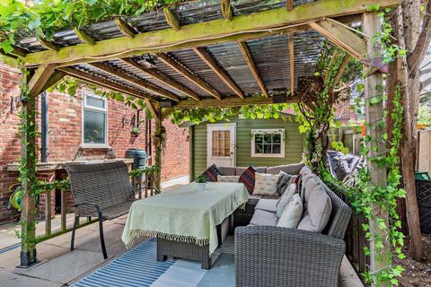 17 Dore Gardens, Morden, SM4 6QD