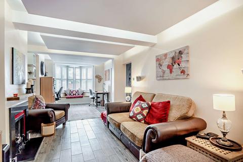 17 Dore Gardens, Morden, SM4 6QD