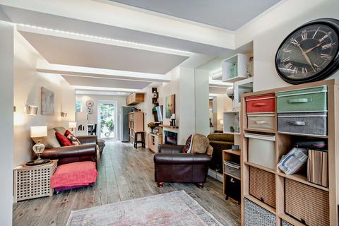 17 Dore Gardens, Morden, SM4 6QD