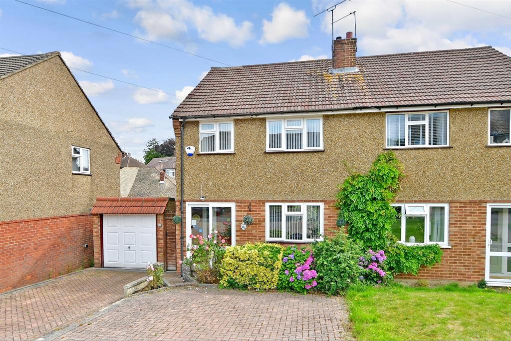 Oak Road, Caterham, Surrey 3 bed semidetached house for sale £450,000