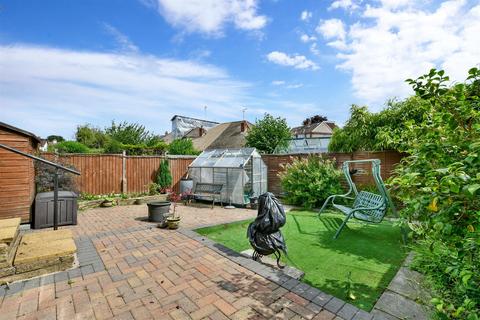 49 Oak Road, Caterham, CR3 5TT