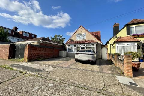 4 bedroom detached house for sale, Hamilton Crescent, Hounslow, Greater London, TW3