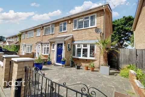 11 Silver Way, Romford, RM7 8EX