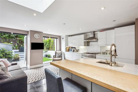 4 bedroom terraced house for sale, Langroyd Road, SW17