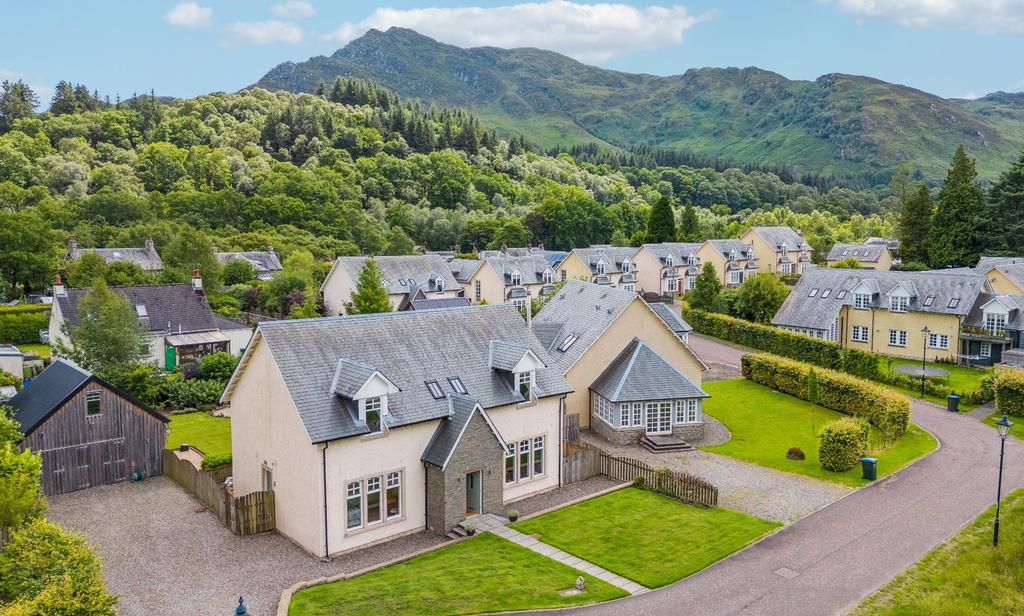 Dundurn Walk, St Fillans, Crieff, PH6 2NA 5 bed detached house for sale