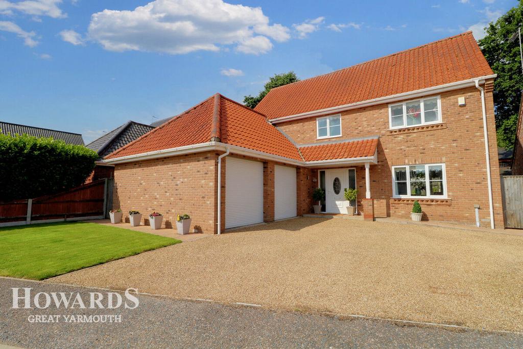 Mulberry Tree Close, Filby 4 bed detached house for sale £535,000