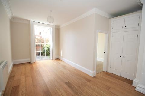 undefined, High Street, Alton, Hampshire, GU34