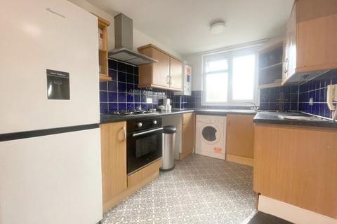 3 bedroom flat to rent, Dean Road, Willesden