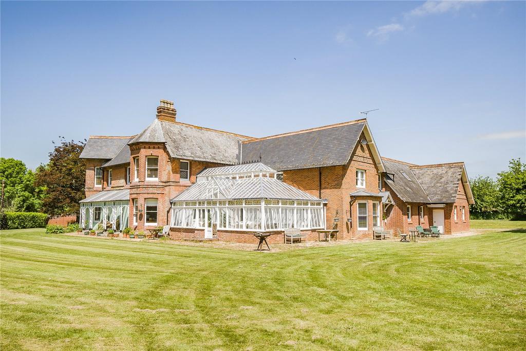 Bickton, Fordingbridge, Hampshire, SP6 6 bed detached house for sale