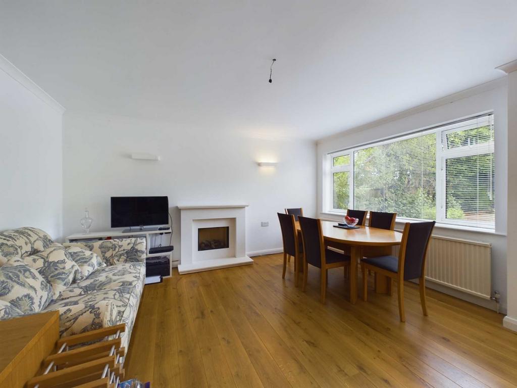 Station Road, Marlow SL7 2 bed for sale £390,000